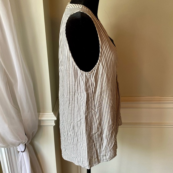 NWT Soft Joie Carley B Striped Sleeveless V-Neck Top - Picture 7 of 9